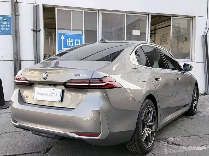 BMW i5 — фото 7