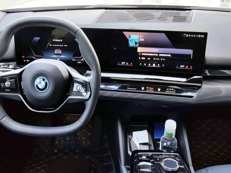 BMW i5 — фото 8
