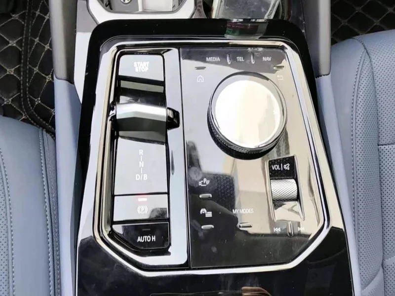 BMW i5 — фото 10