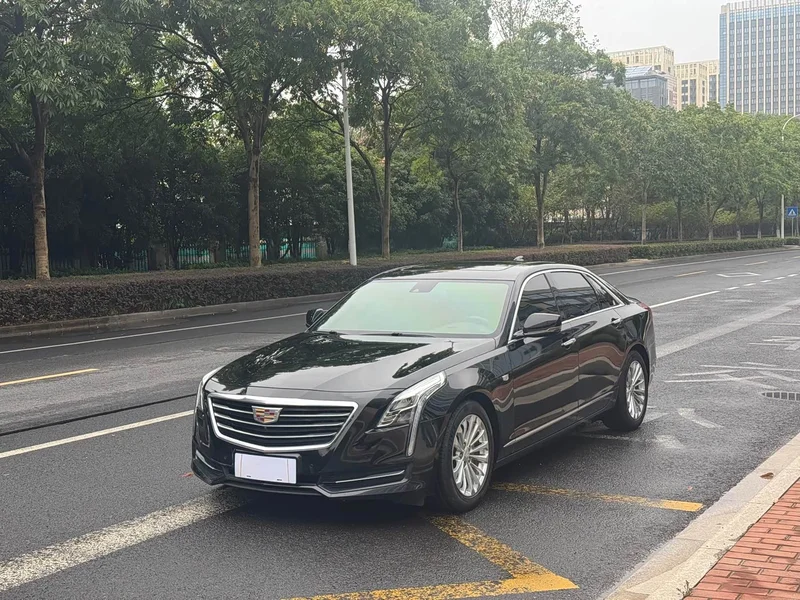 Cadillac CT6 — фото 1