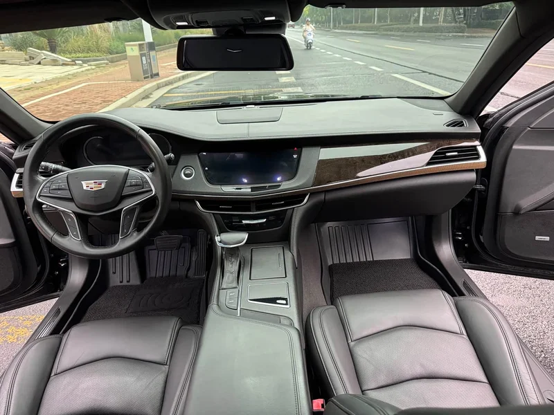 Cadillac CT6 — фото 14