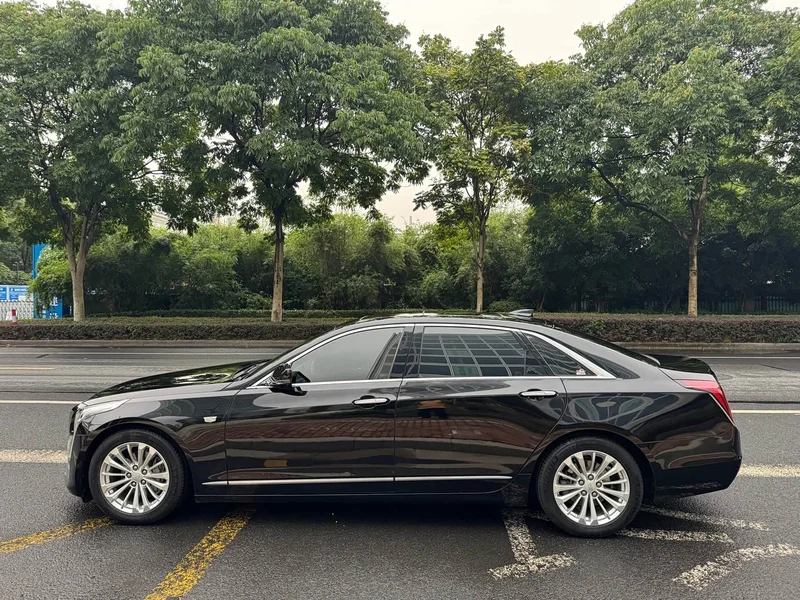 Cadillac CT6 — фото 7