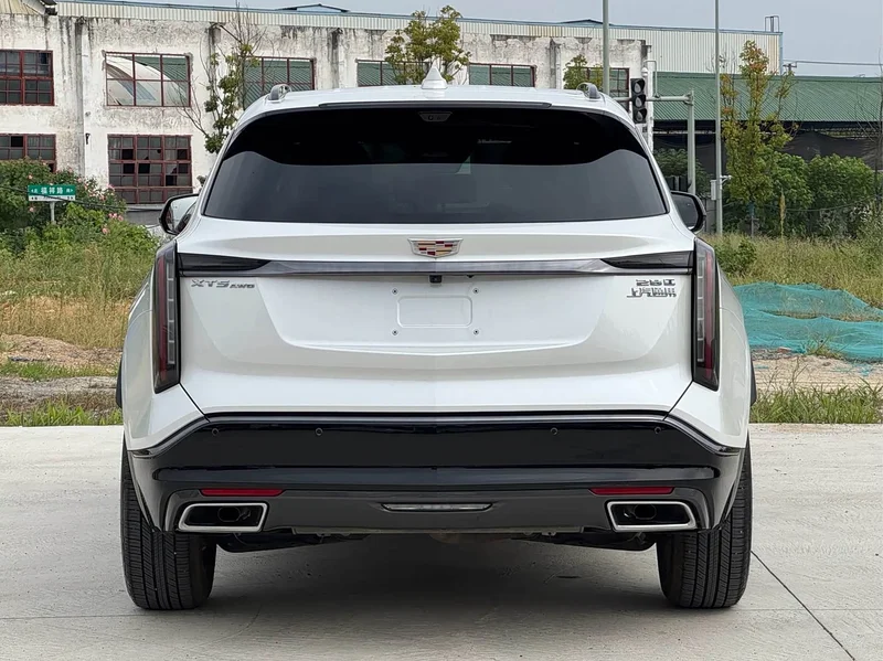 Cadillac XT5 — фото 10