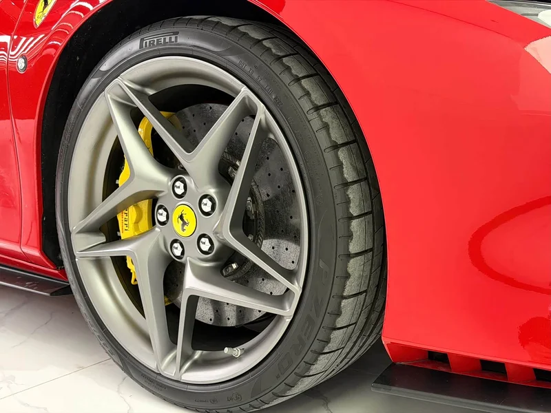 Ferrari F8 — фото 6