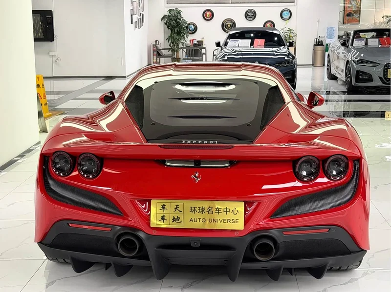 Ferrari F8 — фото 7