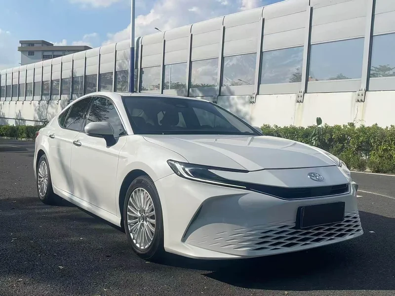 Toyota Camry — фото 6