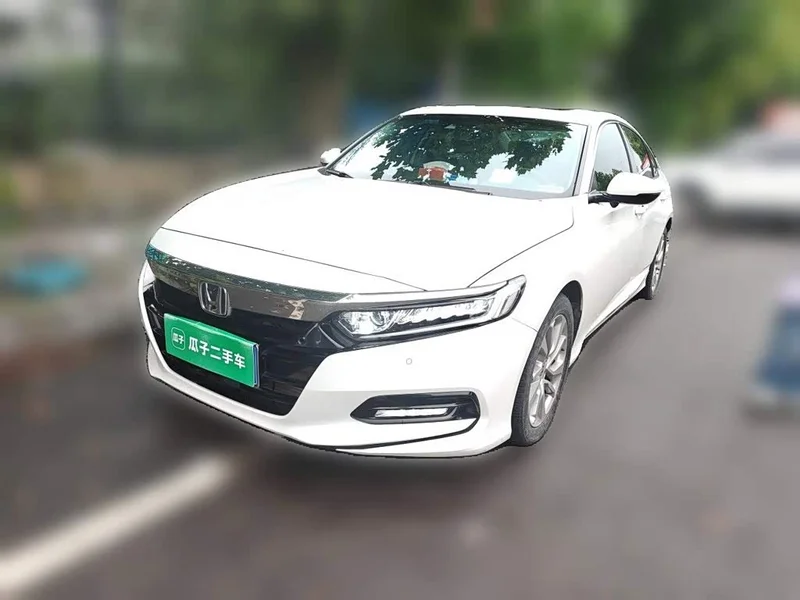 Honda Accord — фото 1