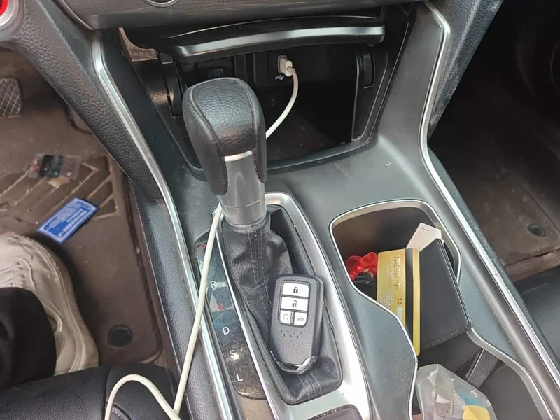 Honda Accord — фото 10