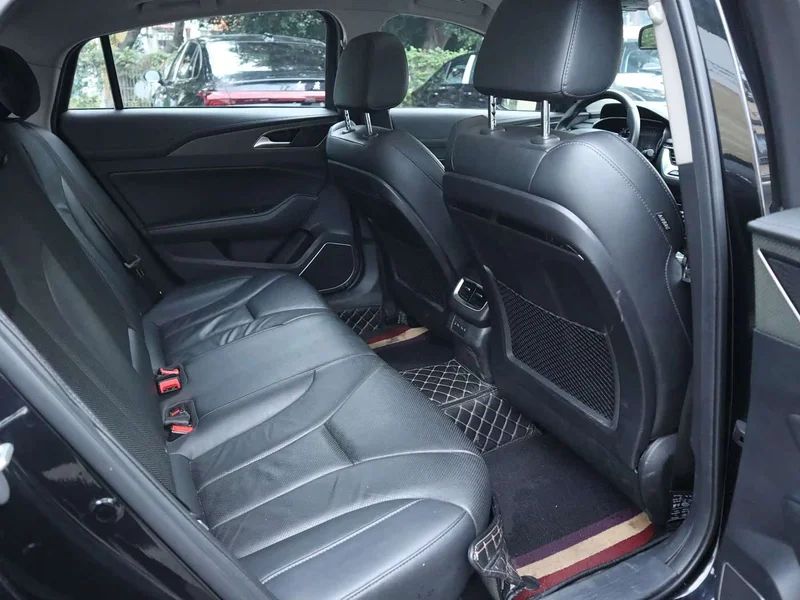 Hongqi H5 — фото 30