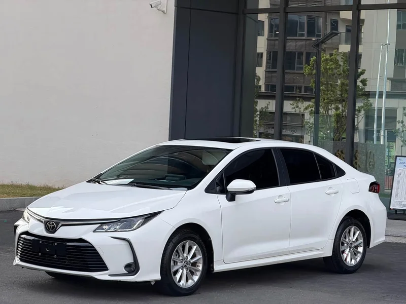 Toyota Corolla — фото 1