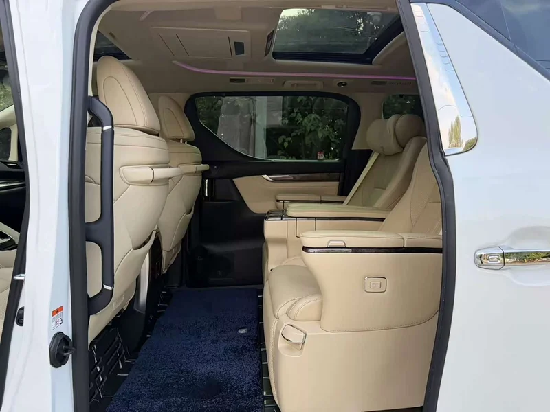 Toyota Vellfire — фото 12