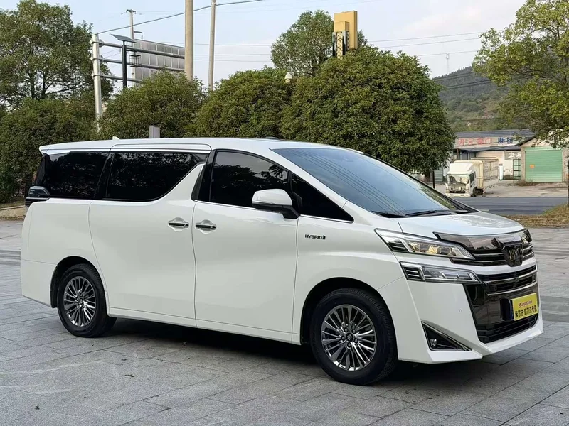 Toyota Vellfire — фото 2