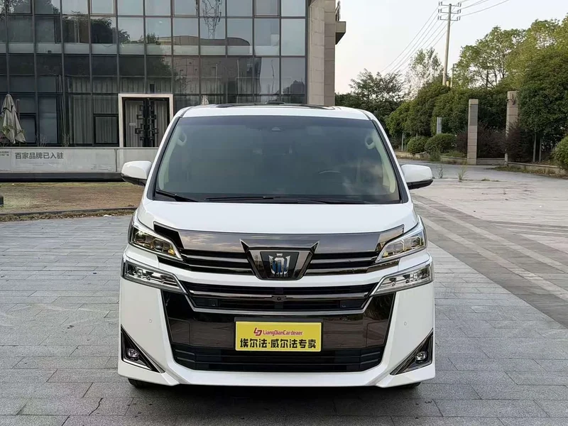 Toyota Vellfire — фото 3