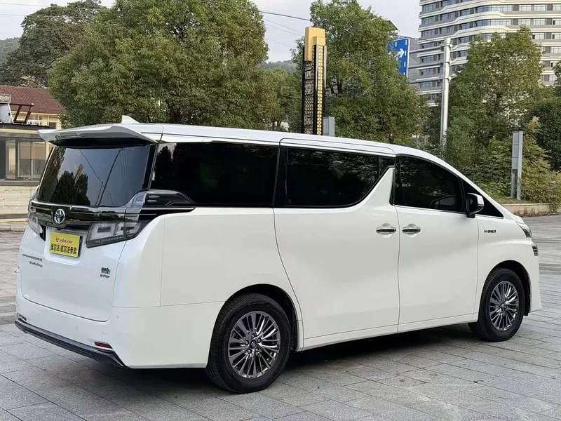 Toyota Vellfire — фото 6