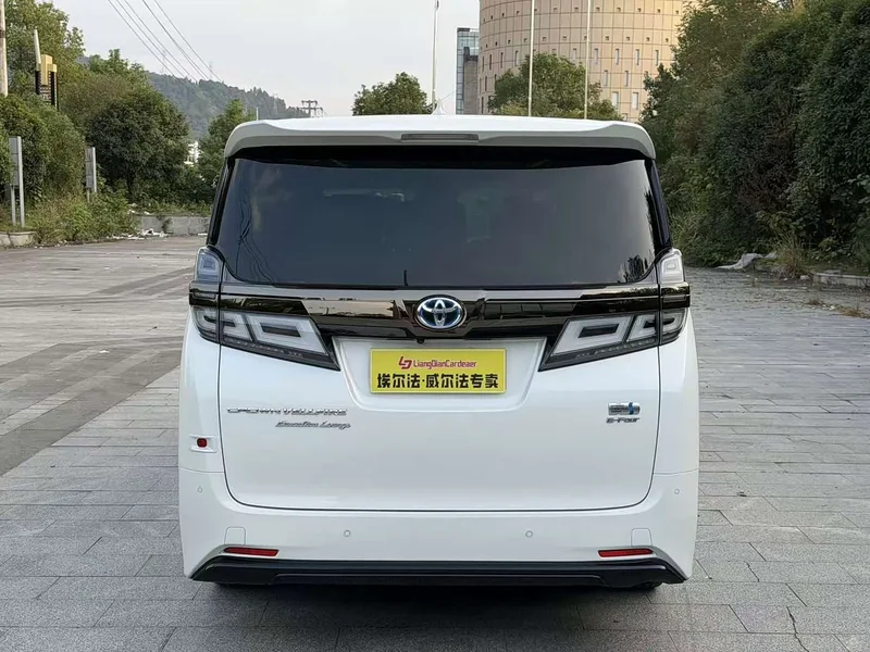 Toyota Vellfire — фото 7