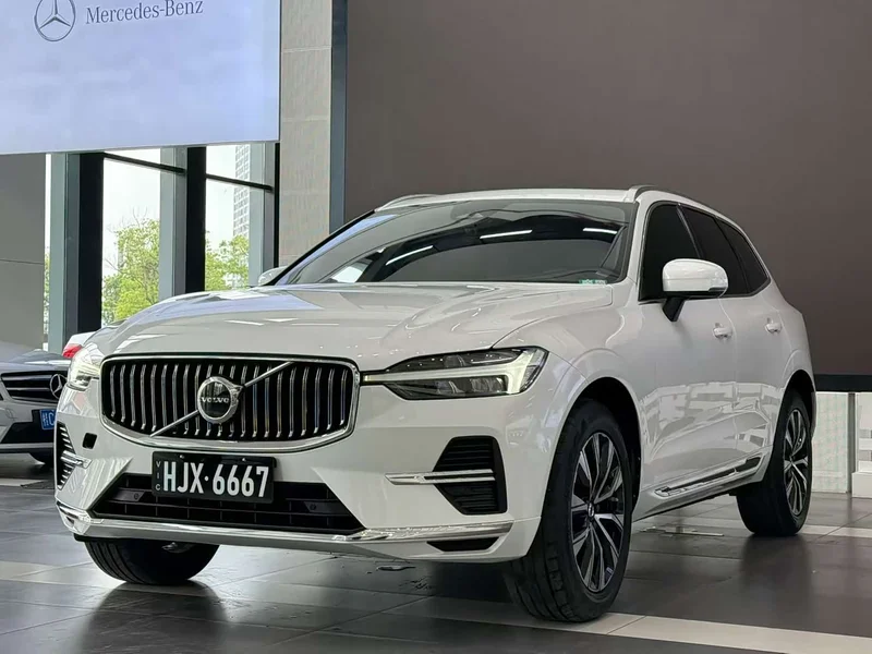 Volvo XC60 — фото 1