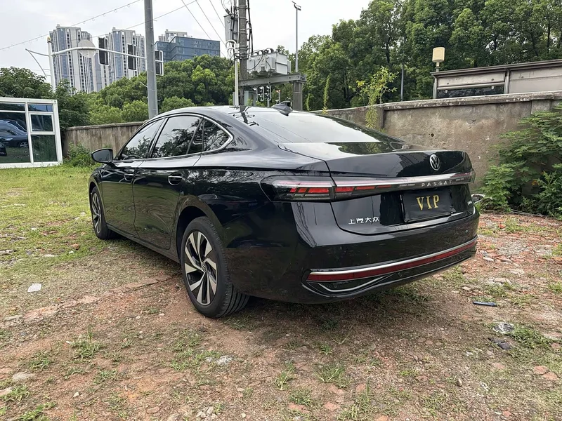 Volkswagen Passat — фото 6