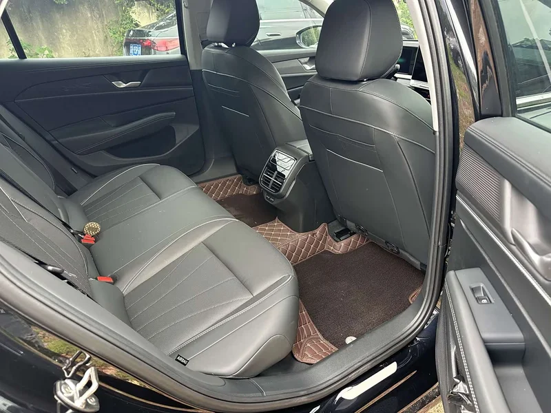 Volkswagen Passat — фото 9