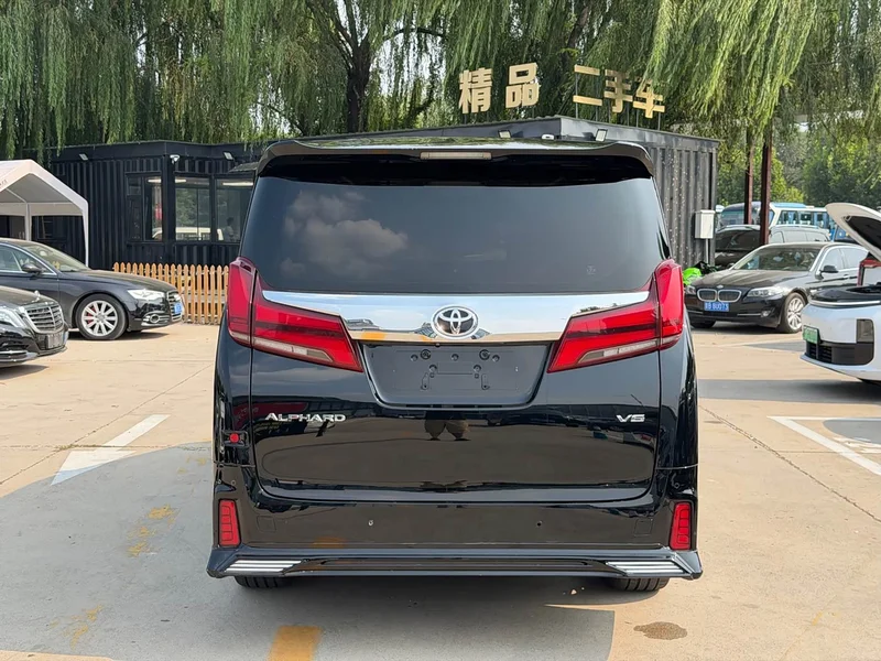 Toyota Alphard — фото 15