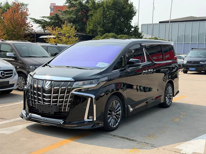 Toyota Alphard — фото 3