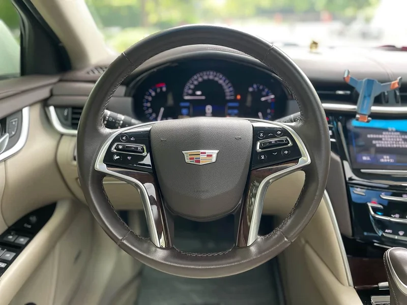 Cadillac XTS — фото 14