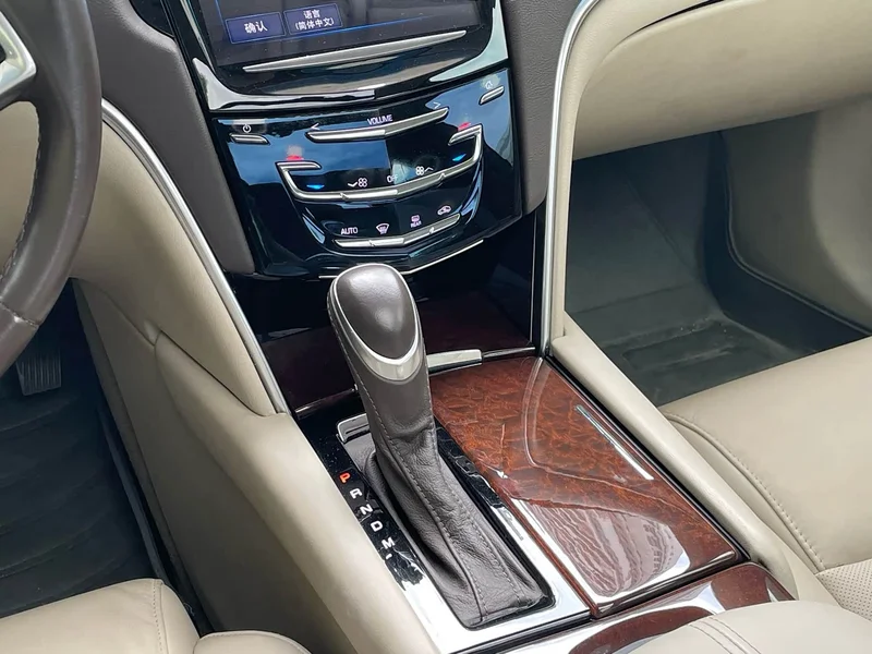 Cadillac XTS — фото 15