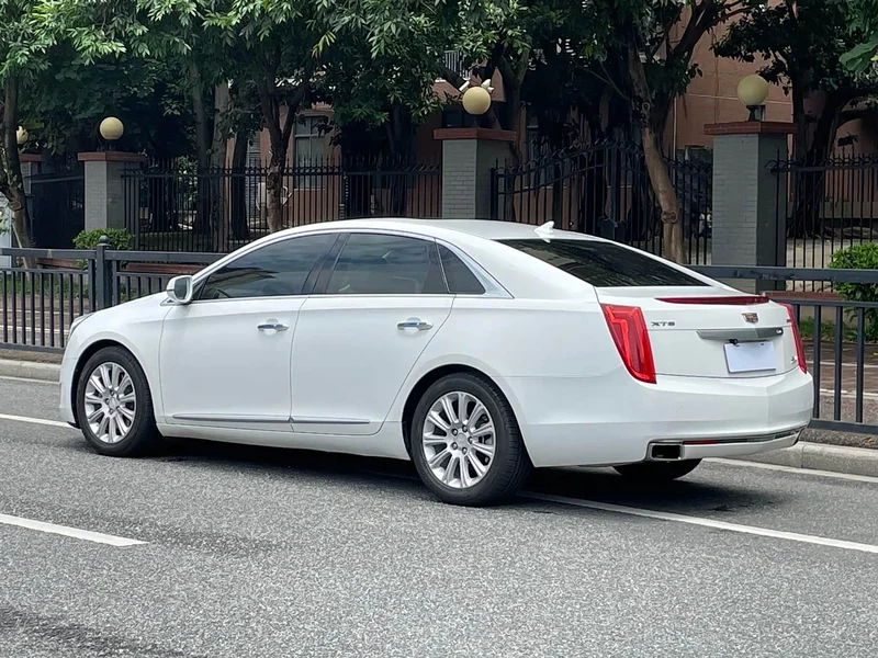 Cadillac XTS — фото 3