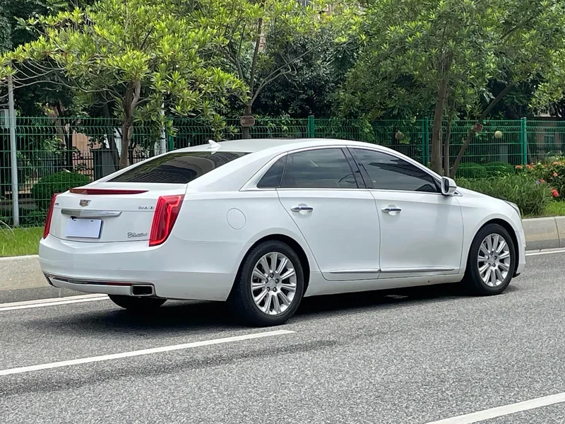 Cadillac XTS — фото 4