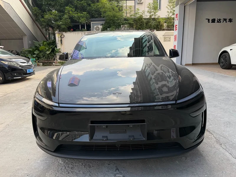 Tesla Model Y — фото 2