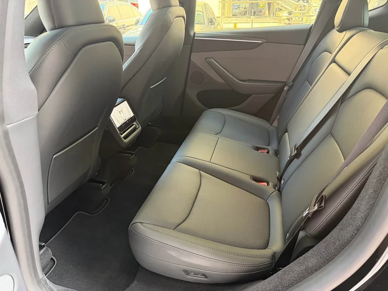 Tesla Model Y — фото 10
