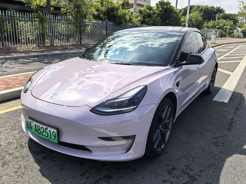 Tesla Model 3 — фото 1