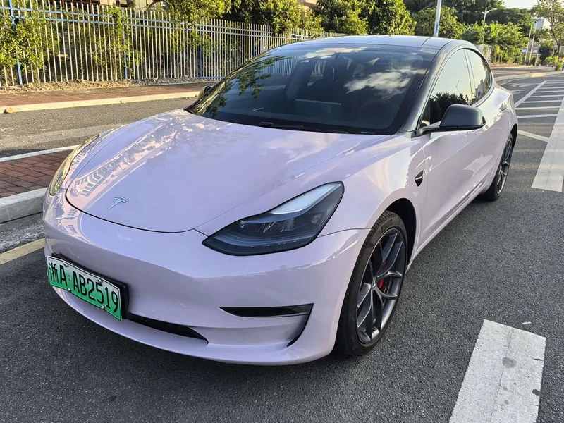 Tesla Model 3 — фото 1