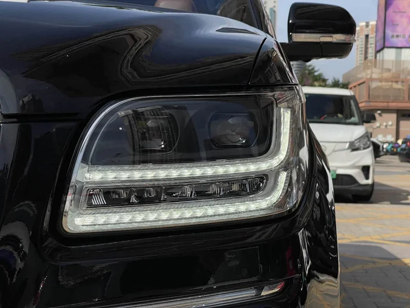 Lincoln Navigator — фото 12