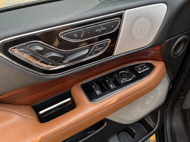 Lincoln Navigator — фото 15