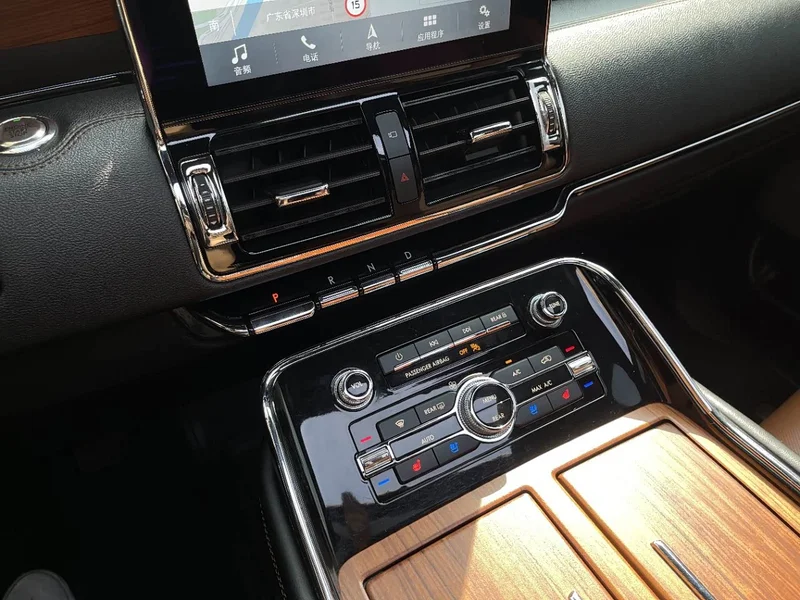 Lincoln Navigator — фото 18