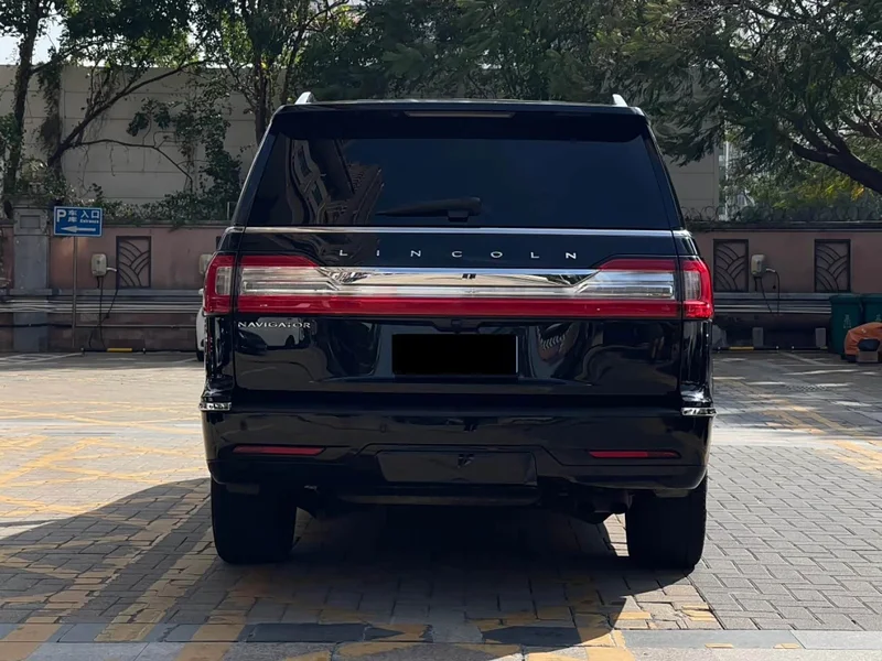 Lincoln Navigator — фото 10