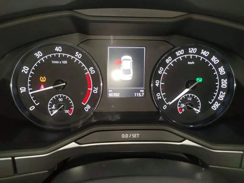 Skoda Superb — фото 12