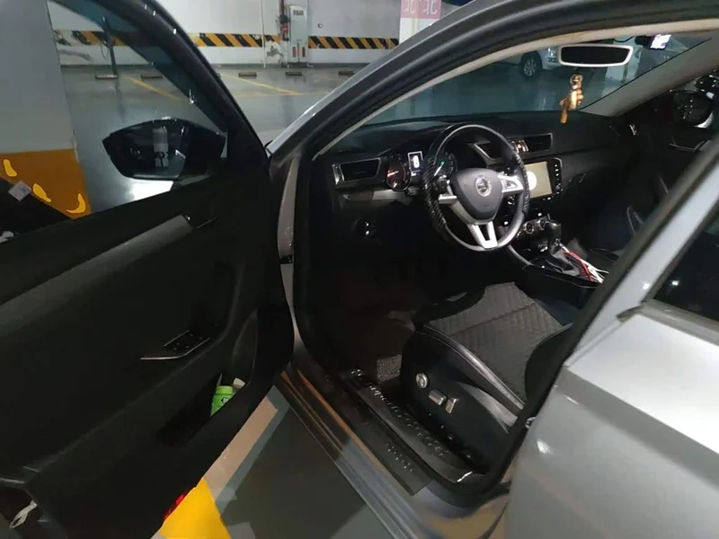 Skoda Superb — фото 17