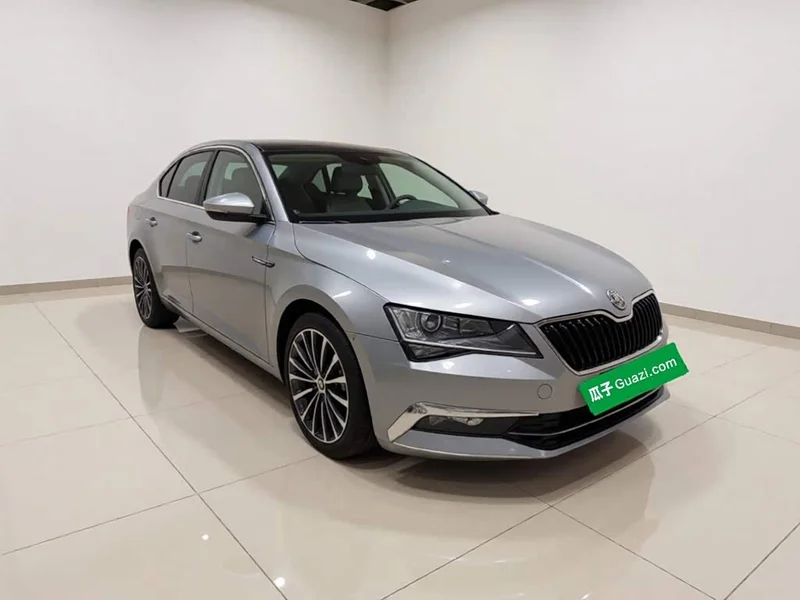 Skoda Superb — фото 3