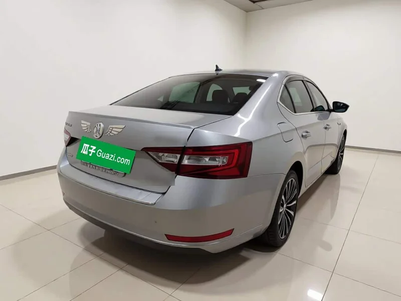 Skoda Superb — фото 6