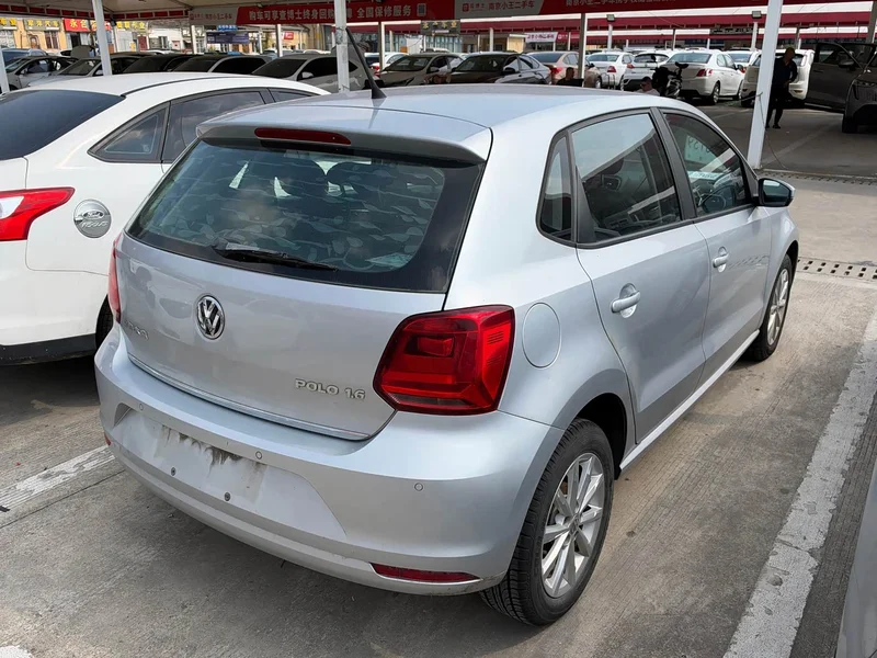 Volkswagen Polo — фото 2