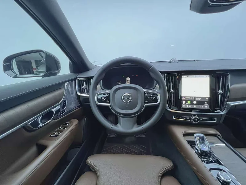 Volvo S90 — фото 13