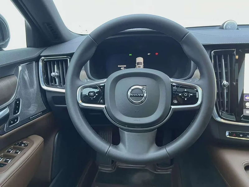 Volvo S90 — фото 14