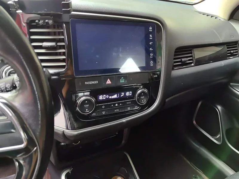 Mitsubishi Outlander — фото 14