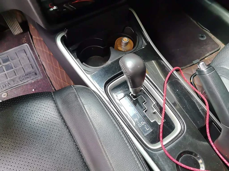 Mitsubishi Outlander — фото 15