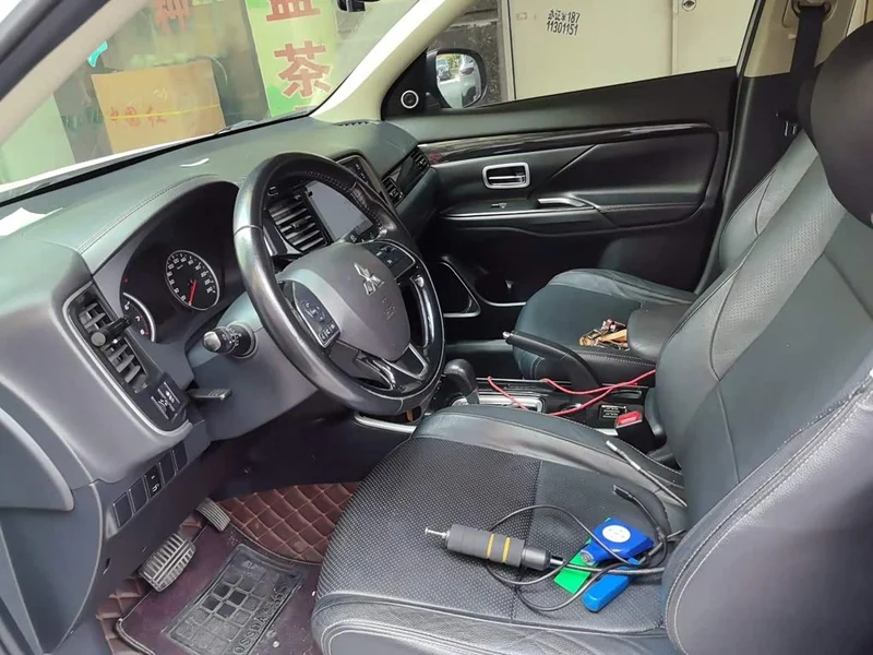 Mitsubishi Outlander — фото 16