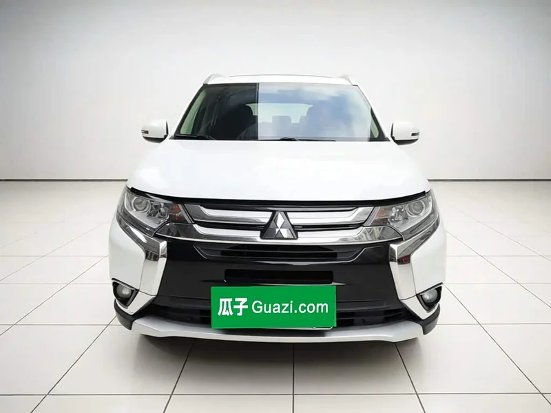 Mitsubishi Outlander — фото 2