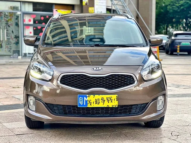Kia Carens — фото 2