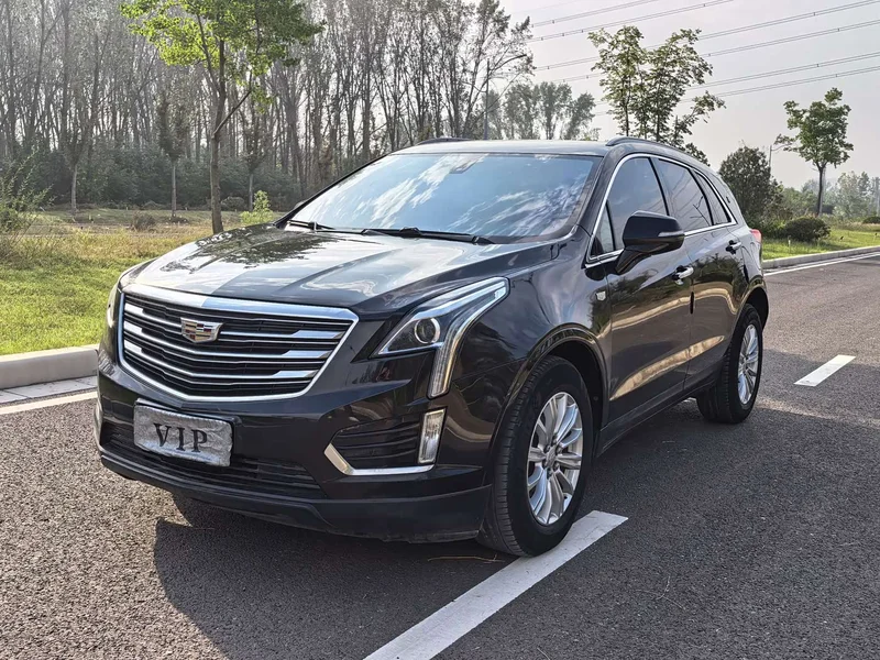 Cadillac XT5 — фото 1