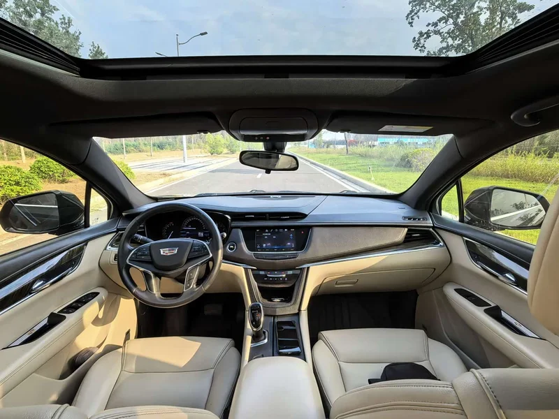 Cadillac XT5 — фото 14